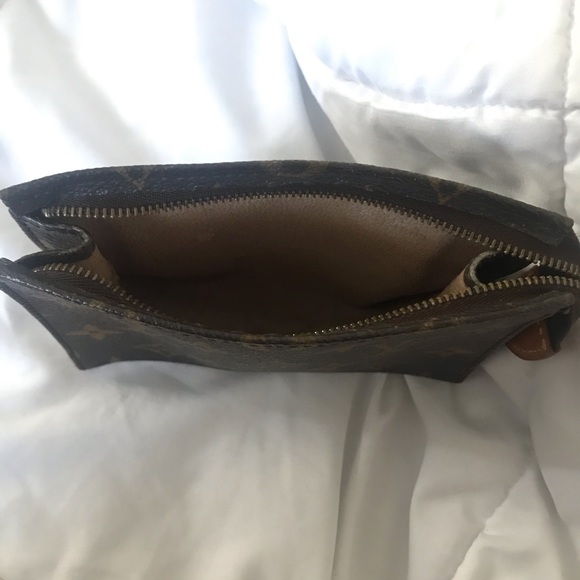 Louis Vuitton Wallet - Picture 7 of 9